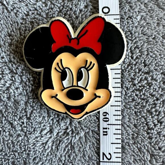 Minnie Mouse Vtg Pin Disney Acrylic Small Old Parks Black Red Bow Smile Monogram - Picture 4 of 5